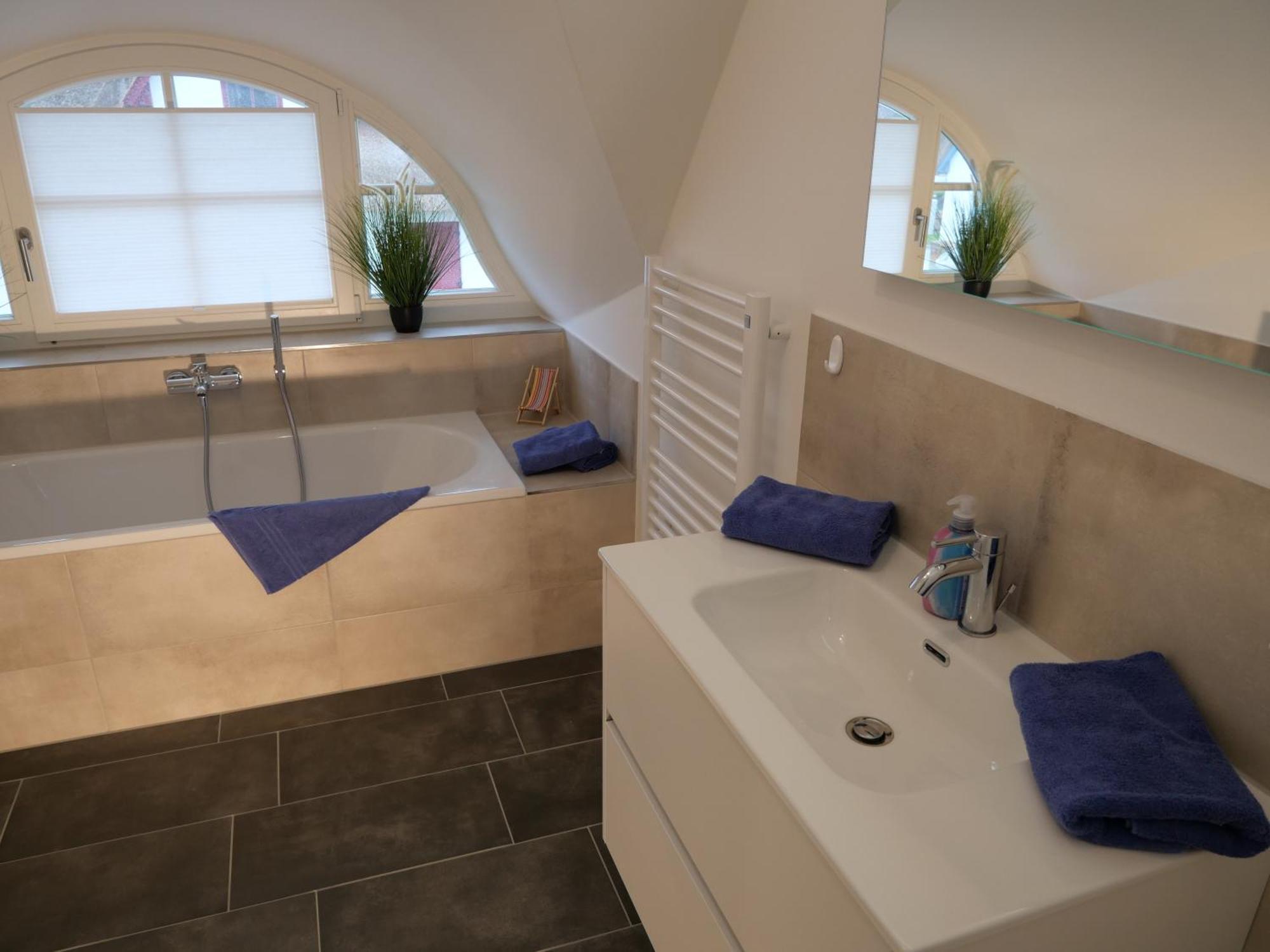 Dicht An Der Kueste Haus "Emma" Mit Infrarot-Sauna Uwallbox 지로우 외부 사진